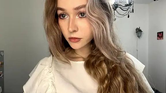 ShyandSkinnyAlice