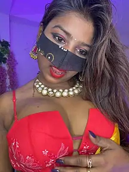 Hot_Aanamika2