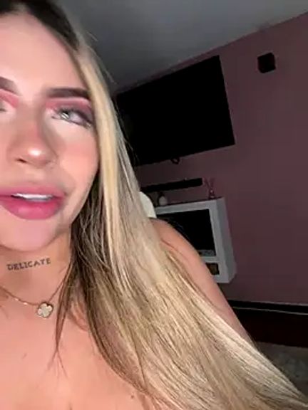 MiaWhitePink_