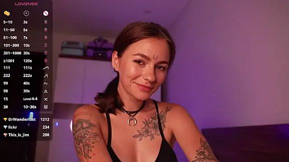girl_with_snaketatto0