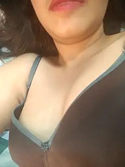 Beauty-on-cock