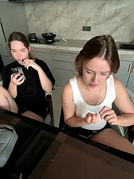 Nura_n_Sarah