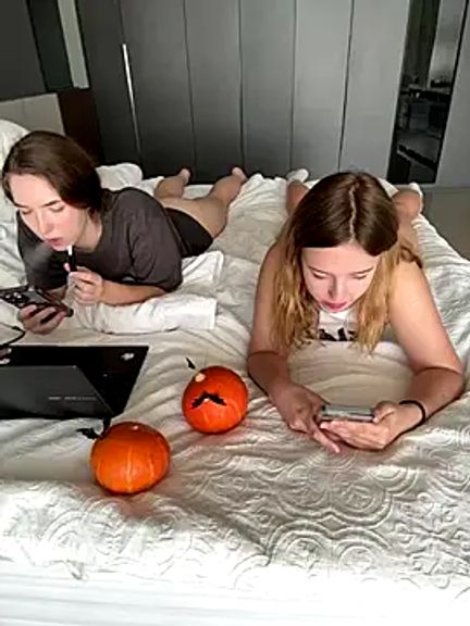 Nura_n_Sarah