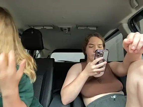 Nura_n_Sarah