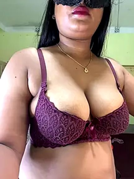 Hot-Diya21