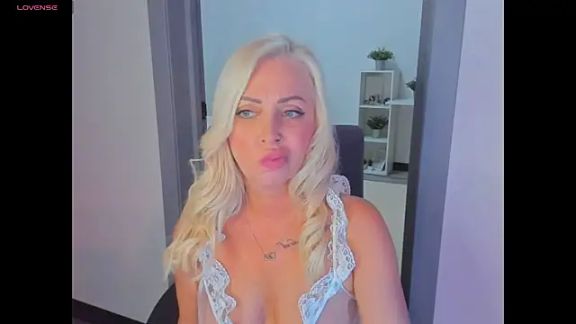 Miya_Kisss