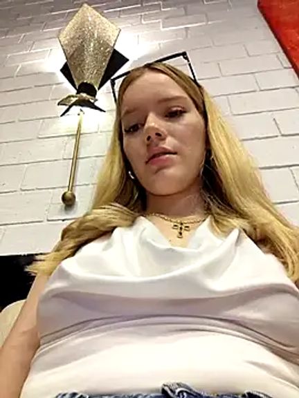 NicoleCut