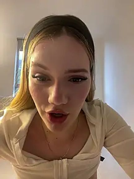 NicoleCut