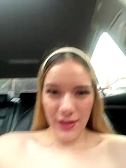 NicoleCut