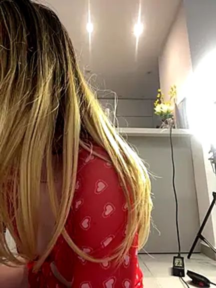 NicoleCut