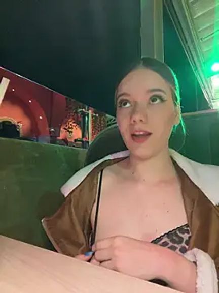 NicoleCut