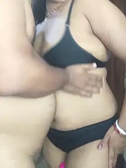 Hot_muskaan