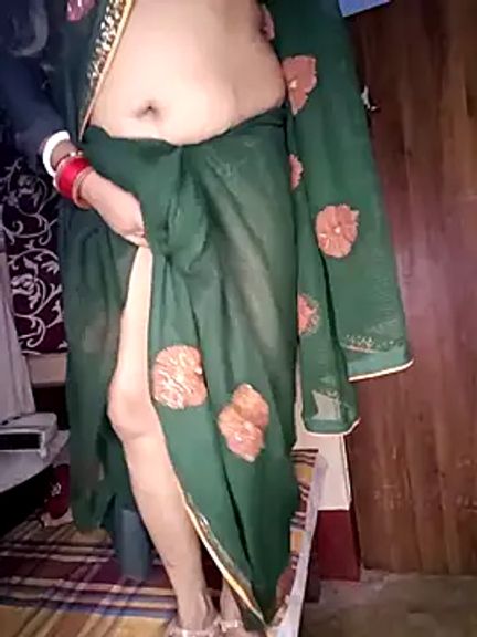 Hot_muskaan