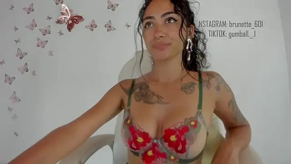 paula_brunette