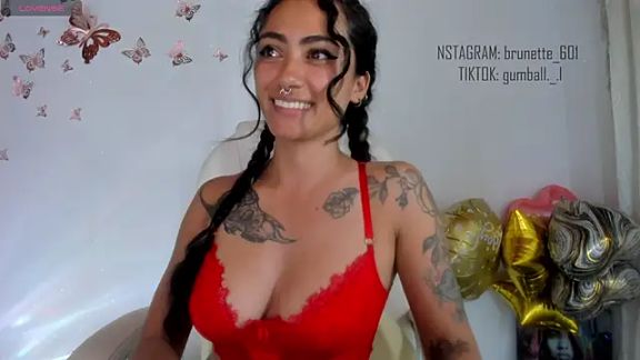 paula_brunette