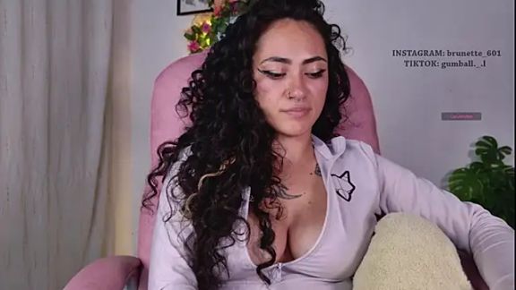 paula_brunette