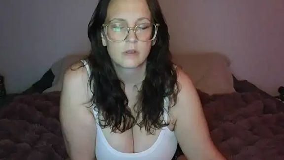 TheBustyHouseWife