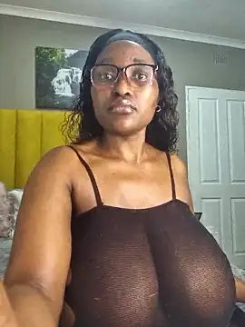 Bustygoddess32