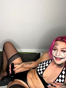mrsroxxyred