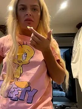 Sexy_blonde_babe69
