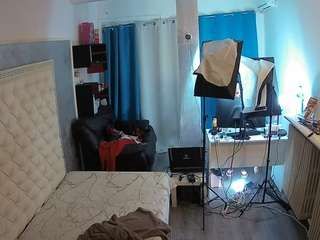 voyeurcam-euro-hostel-bar-2