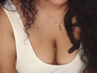 Big_boobs_lau